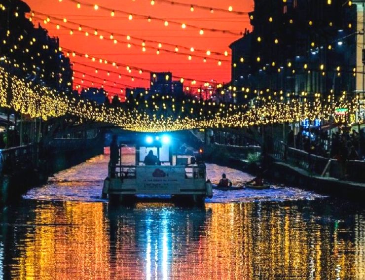 IN BARCA SUI NAVIGLI